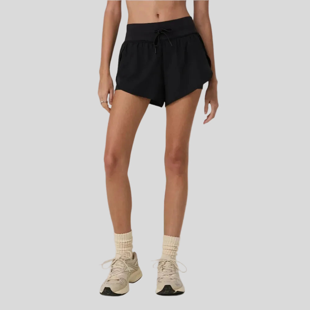 Vuori-WomensDailySpeedShort2.5-Black-CultureAthletics