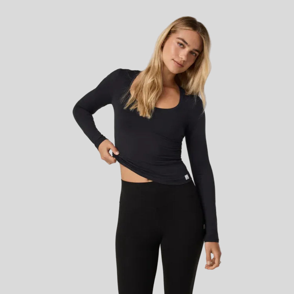 Vuori - Womens Long Sleeve Halo Essential Scoop - Black - Culture Athletics