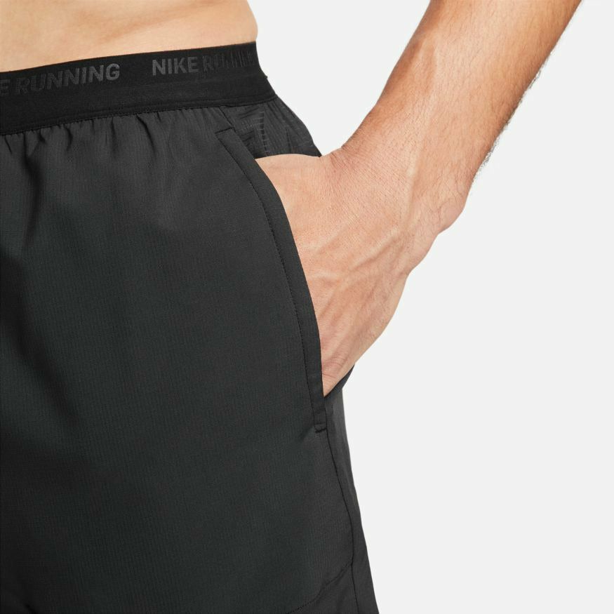 nike running flex stride 7 inch shorts in black